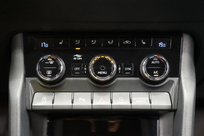 Skoda Karoq I с пробегом 2021 года, цена 2 640 000 рублей, 60444 км, внедорожник, Автокод Объявления