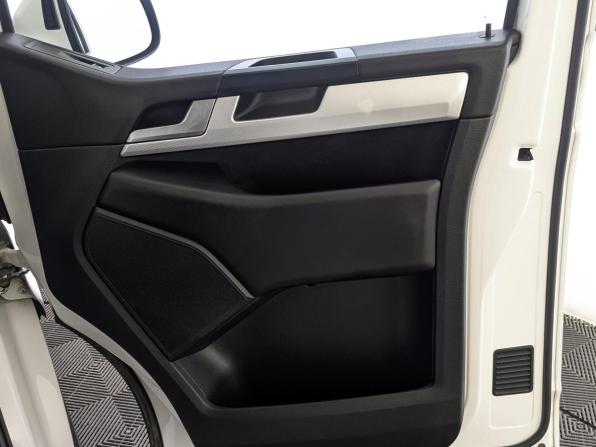 Volkswagen Multivan T6 с пробегом 2015 года, цена 3 630 000 рублей, 108299 км, минивэн, Автокод Объявления