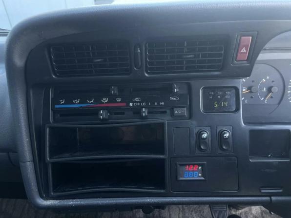 Toyota HiAce H100 с пробегом 2002 года, цена 690 000 рублей, 312000 км, минивэн, Автокод Объявления