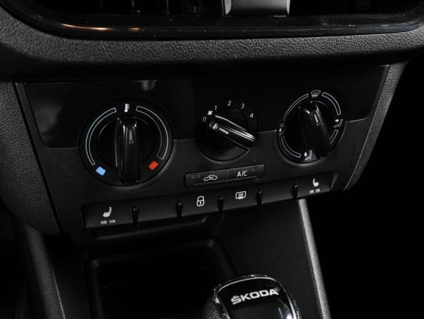 Skoda Rapid II с пробегом 2022 года, цена 1 689 000 рублей, 120227 км, лифтбек, Автокод Объявления