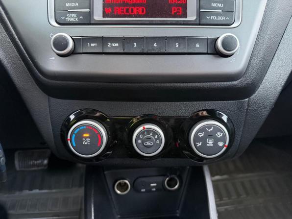 Kia Rio III Рестайлинг с пробегом 2016 года, цена 1 155 000 рублей, 91978 км, хэтчбек, Автокод Объявления