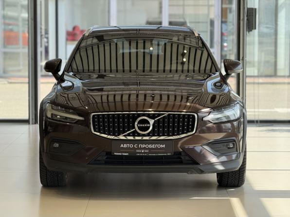 Volvo V60 Cross Country II с пробегом 2021 года, цена 3 990 000 рублей, 115000 км, универсал, Автокод Объявления