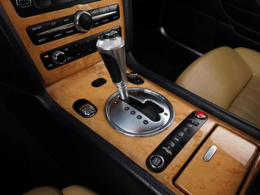 Bentley Continental Flying Spur Москва  - изображение 18