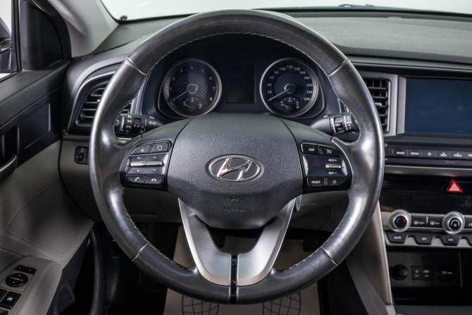 Hyundai Elantra VI (AD) Рестайлинг с пробегом 2020 года, цена 1 649 000 рублей, 130460 км, седан, Автокод Объявления