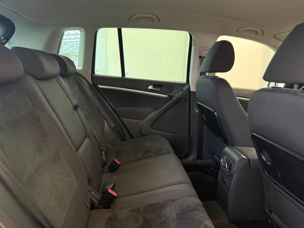 Volkswagen Tiguan I Рестайлинг с пробегом 2012 года, цена 1 250 000 рублей, 176705 км, внедорожник, Автокод Объявления