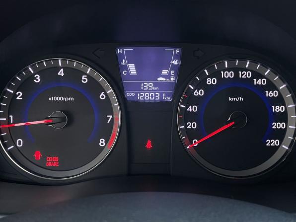 Hyundai Solaris I с пробегом 2013 года, цена 870 000 рублей, 128031 км, хэтчбек, Автокод Объявления