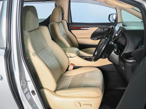 Toyota Vellfire II с пробегом 2017 года, цена 3 649 000 рублей, 196308 км, минивэн, Автокод Объявления