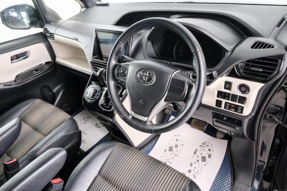 Toyota Noah III (R80) Рестайлинг Красноярск  - изображение 9
