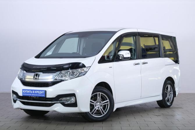 Honda Stepwgn V с пробегом 2015 года, цена 1 899 000 рублей, 132000 км, минивэн, Автокод Объявления