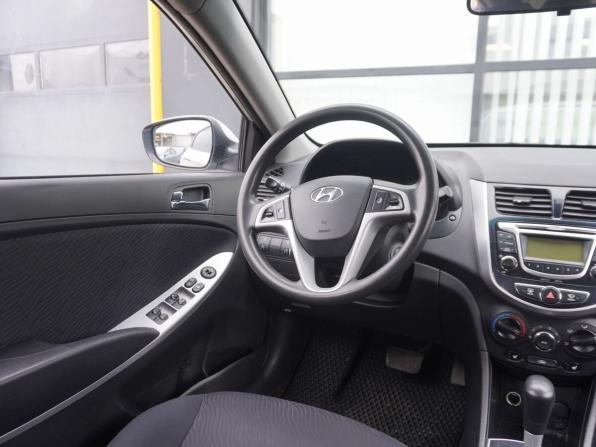 Hyundai Solaris I с пробегом 2013 года, цена 720 000 рублей, 175314 км, седан, Автокод Объявления