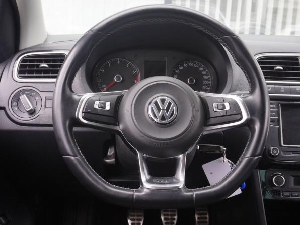 Volkswagen Polo V Рестайлинг с пробегом 2018 года, цена 1 190 000 рублей, 113400 км, седан, Автокод Объявления