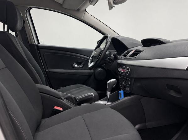 Renault Fluence I с пробегом 2011 года, цена 650 500 рублей, 220434 км, седан, Автокод Объявления