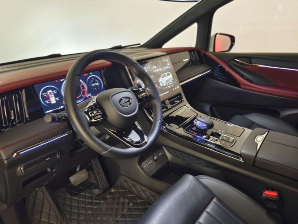 GAC M8 с пробегом 2024 года, цена 5 149 000 рублей, 7773 км, минивэн, Автокод Объявления