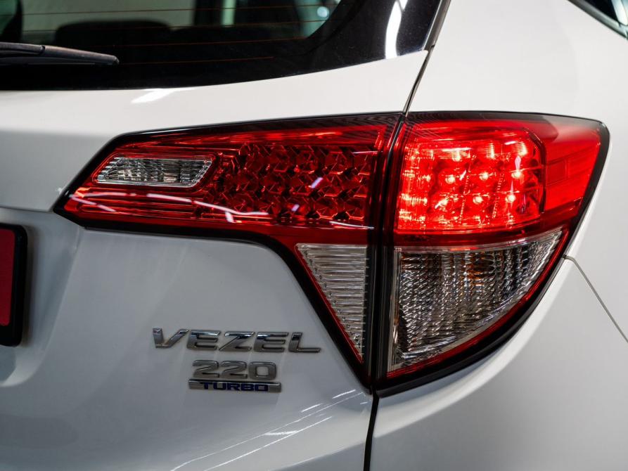 Honda Vezel I Рестайлинг Чита  - изображение 18