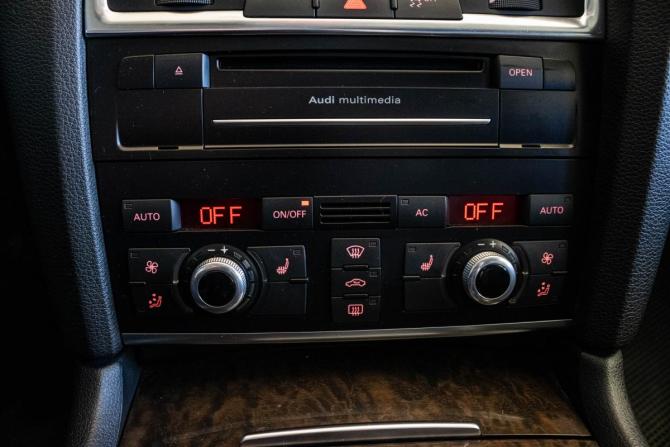 Audi Q7 I (4L) Рестайлинг с пробегом 2010 года, цена 1 499 000 рублей, 230537 км, внедорожник, Автокод Объявления