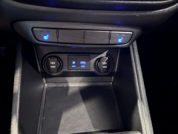 Hyundai Solaris II с пробегом 2018 года, цена 1 025 000 рублей, 213589 км, седан, Автокод Объявления
