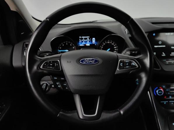 Ford Kuga II Рестайлинг с пробегом 2018 года, цена 1 690 000 рублей, 65000 км, внедорожник, Автокод Объявления