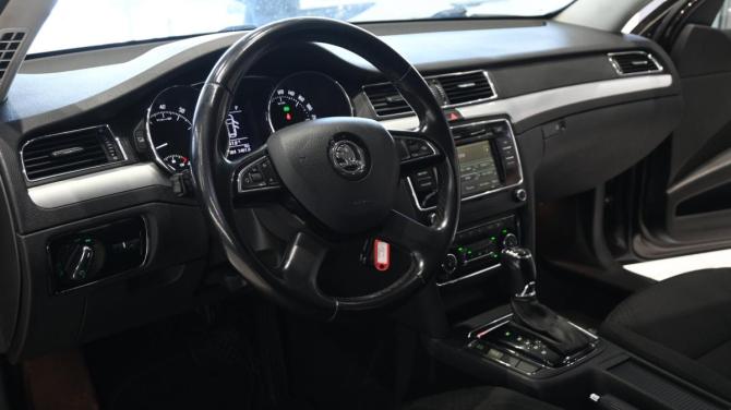 Skoda Superb II Рестайлинг с пробегом 2013 года, цена 1 450 000 рублей, 131371 км, универсал, Автокод Объявления
