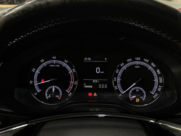 Skoda Karoq I с пробегом 2021 года, цена 1 760 000 рублей, 184456 км, внедорожник, Автокод Объявления