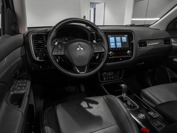 Mitsubishi Outlander III Рестайлинг 3 с пробегом 2021 года, цена 3 145 000 рублей, 55456 км, внедорожник, Автокод Объявления
