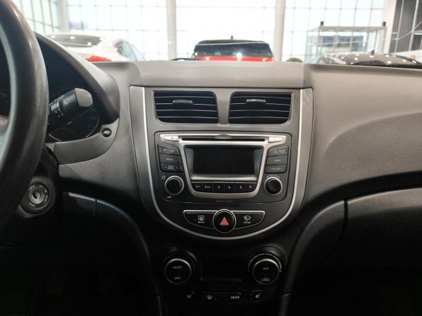 Hyundai Solaris I Рестайлинг с пробегом 2015 года, цена 865 000 рублей, 178276 км, седан, Автокод Объявления