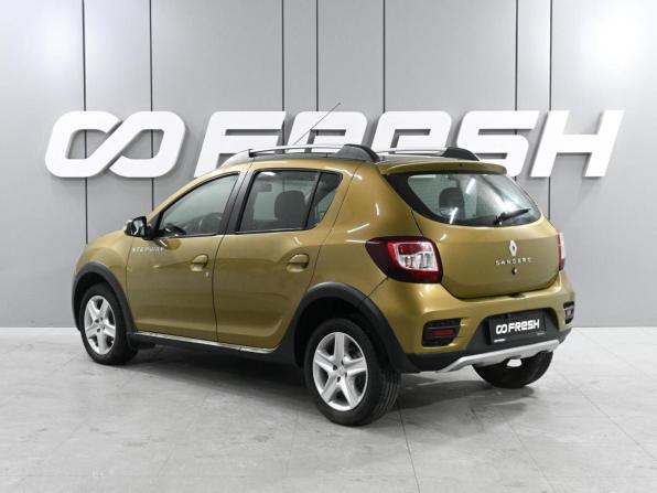 Renault Sandero II с пробегом 2015 года, цена 879 000 рублей, 183745 км, хэтчбек, Автокод Объявления