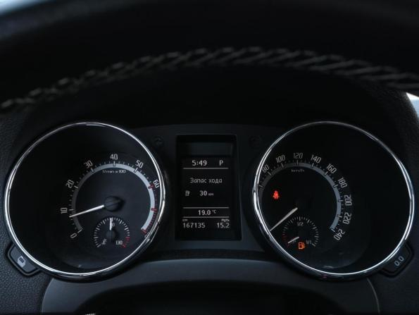 Skoda Yeti I Рестайлинг с пробегом 2017 года, цена 1 370 000 рублей, 167135 км, внедорожник, Автокод Объявления
