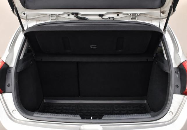 Kia Ceed II Рестайлинг с пробегом 2016 года, цена 1 450 000 рублей, 87813 км, хэтчбек, Автокод Объявления