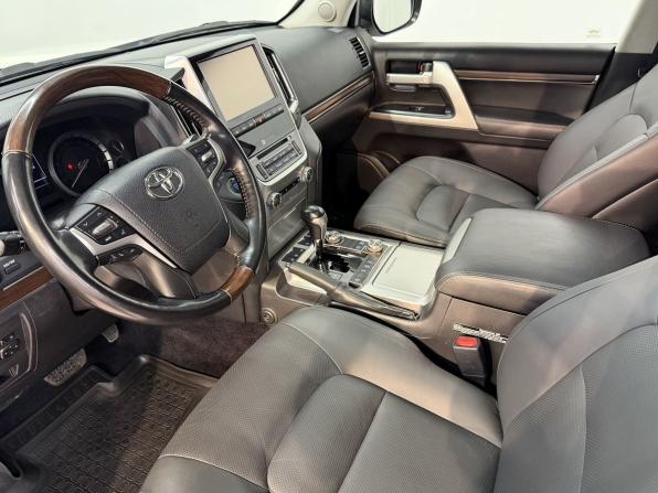 Toyota Land Cruiser 200 Series Рестайлинг 2 с пробегом 2018 года, цена 6 780 000 рублей, 219281 км, внедорожник, Автокод Объявления