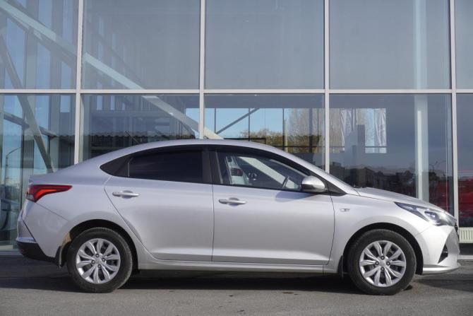 Hyundai Solaris II Рестайлинг с пробегом 2022 года, цена 1 678 000 рублей, 64376 км, седан, Автокод Объявления