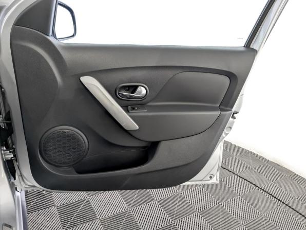 Renault Sandero II Рестайлинг с пробегом 2021 года, цена 1 265 000 рублей, 107636 км, хэтчбек, Автокод Объявления
