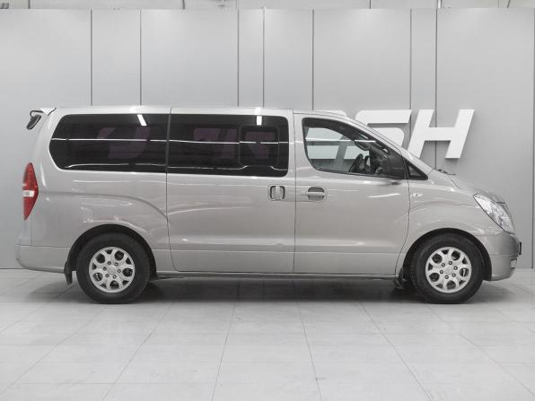 Hyundai Grand Starex I с пробегом 2015 года, цена 2 099 000 рублей, 202074 км, минивэн, Автокод Объявления