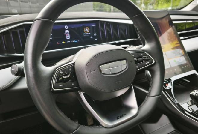 Geely Atlas II с пробегом 2024 года, цена 3 375 000 рублей, 20152 км, внедорожник, Автокод Объявления