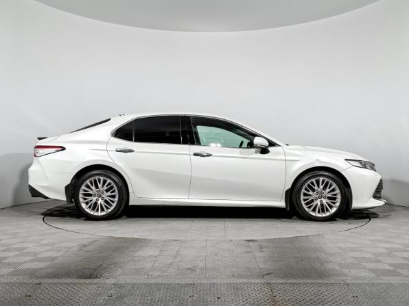 Toyota Camry VIII (XV70) с пробегом 2019 года, цена 2 390 000 рублей, 178941 км, седан, Автокод Объявления