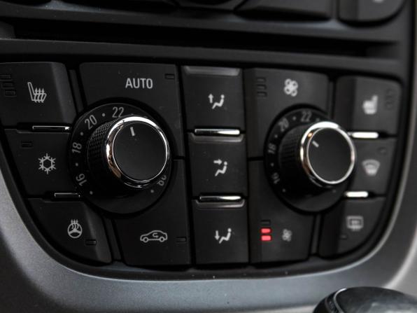 Opel Astra J Рестайлинг с пробегом 2014 года, цена 1 100 000 рублей, 64375 км, хэтчбек, Автокод Объявления