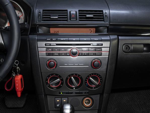 Mazda 3 I (BK) Рестайлинг с пробегом 2007 года, цена 699 000 рублей, 179752 км, седан, Автокод Объявления