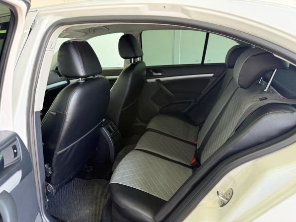 Skoda Octavia II (A5) Рестайлинг с пробегом 2012 года, цена 1 050 000 рублей, 137170 км, лифтбек, Автокод Объявления