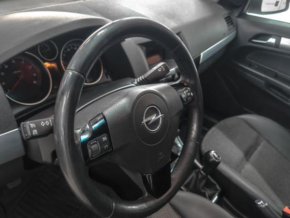 Opel Astra H Рестайлинг с пробегом 2010 года, цена 649 900 рублей, 260000 км, универсал, Автокод Объявления