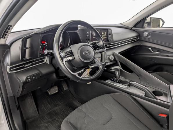 Hyundai Elantra VII (CN7) с пробегом 2022 года, цена 1 990 000 рублей, 61860 км, седан, Автокод Объявления