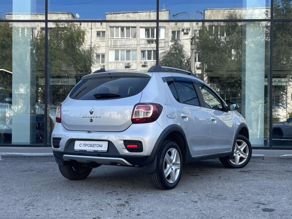 Renault Sandero II с пробегом 2017 года, цена 995 000 рублей, 97226 км, хэтчбек, Автокод Объявления