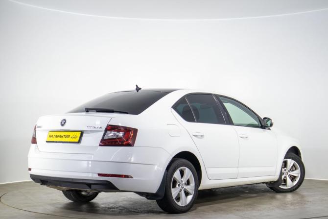 Skoda Octavia III (A7) Рестайлинг с пробегом 2017 года, цена 1 589 000 рублей, 214000 км, лифтбек, Автокод Объявления