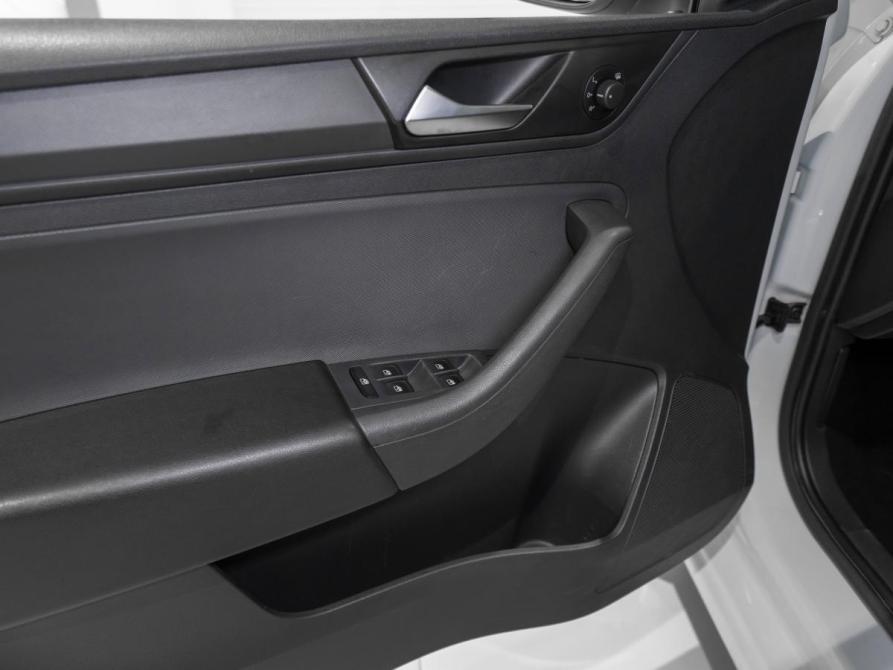 Volkswagen Polo VI Москва  - изображение 18