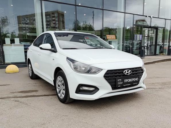Hyundai Solaris II с пробегом 2019 года, цена 1 599 800 рублей, 64101 км, седан, Автокод Объявления