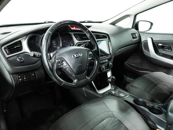 Kia Ceed II Рестайлинг с пробегом 2018 года, цена 1 349 585 рублей, 152828 км, универсал, Автокод Объявления