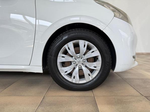 Peugeot 208 I с пробегом 2013 года, цена 800 000 рублей, 135000 км, хэтчбек, Автокод Объявления