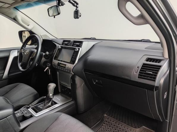 Toyota Land Cruiser Prado 150 Series Рестайлинг 2 с пробегом 2018 года, цена 4 997 000 рублей, 56435 км, внедорожник, Автокод Объявления