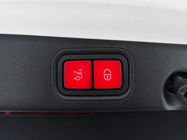 Mercedes-Benz E-Класс V (W213 S213 C238) Рестайлинг с пробегом 2020 года, цена 3 675 000 рублей, 105401 км, седан, Автокод Объявления