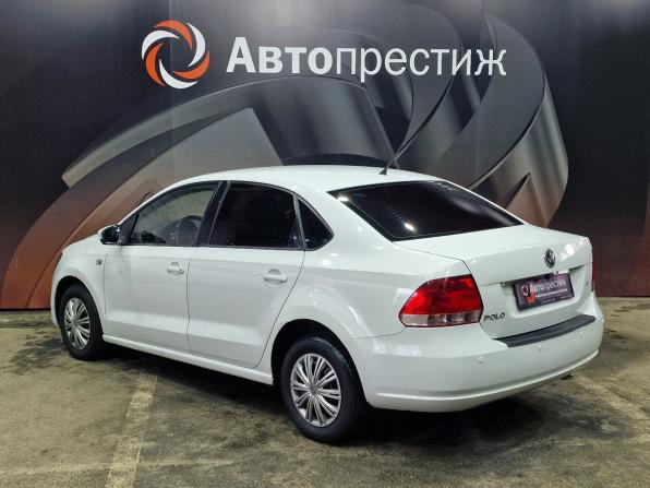 Volkswagen Polo V с пробегом 2015 года, цена 750 000 рублей, 238997 км, седан, Автокод Объявления