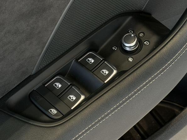 Audi RS 3 II (8V) Рестайлинг с пробегом 2019 года, цена 4 300 000 рублей, 79485 км, седан, Автокод Объявления