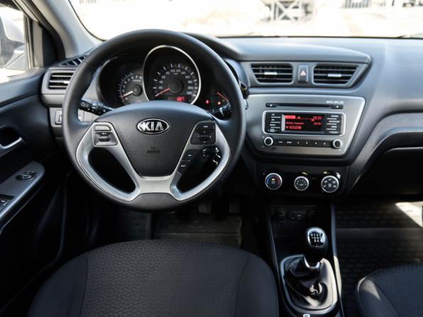 Kia Rio III Рестайлинг с пробегом 2016 года, цена 1 020 000 рублей, 100525 км, седан, Автокод Объявления